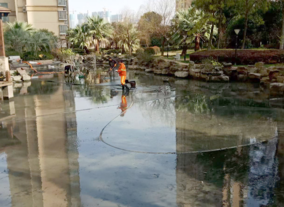 武陟景观池淤泥清理