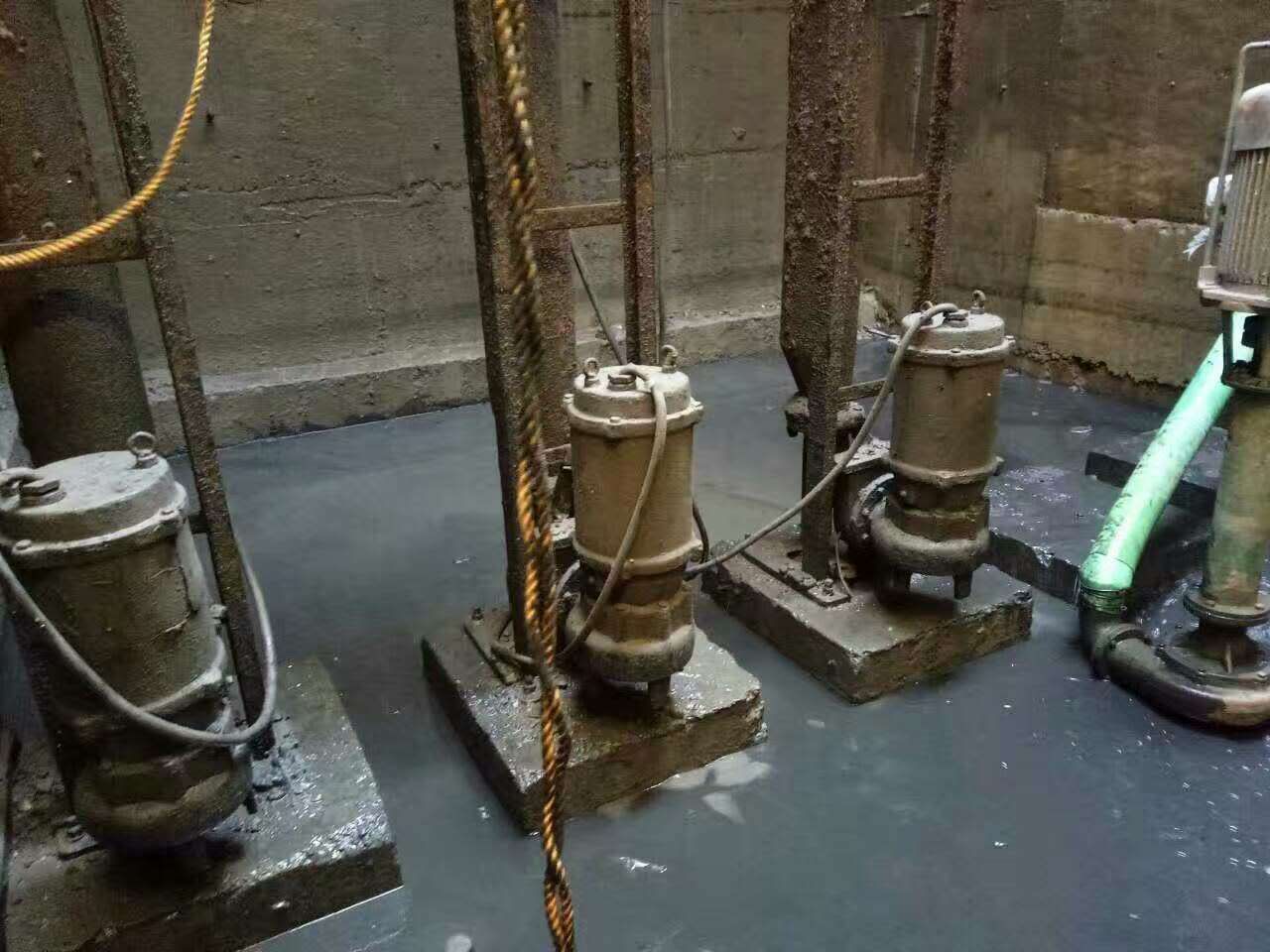 武陟污水池清理