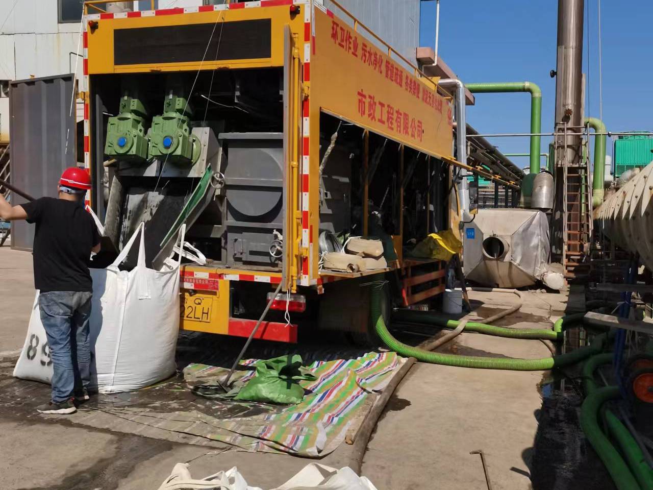 武陟淤泥压干处理